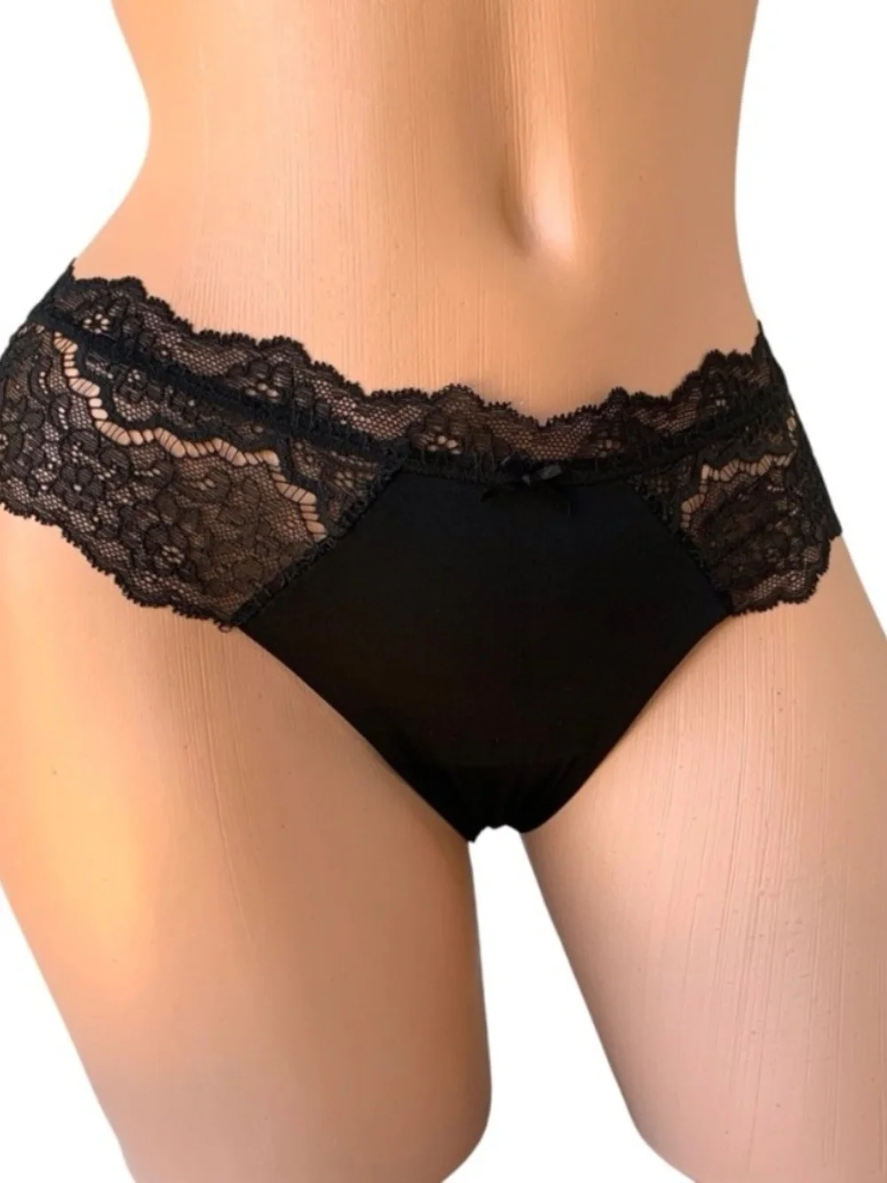 Victoria’s Secret Thong Panties Medium New